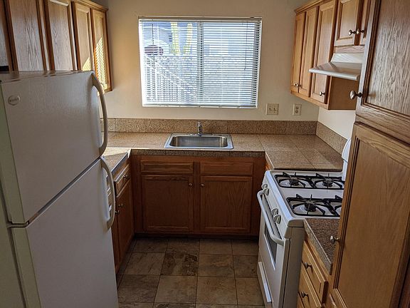 4th image of 4457 Kansas St APT 3