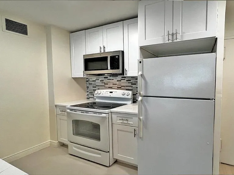 380 Mountain Rd #608 — Photo 6