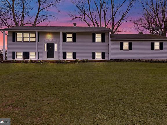 2nd image of 16 Mount Wilson Rd