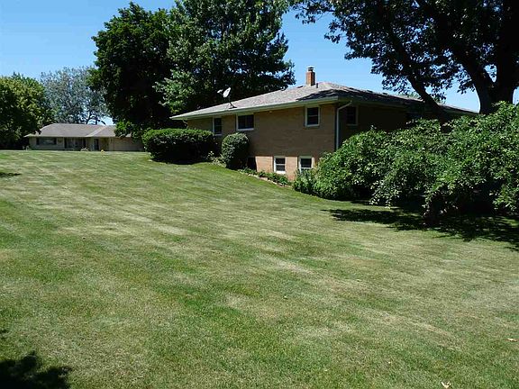 3rd image of 620 Parkside Dr