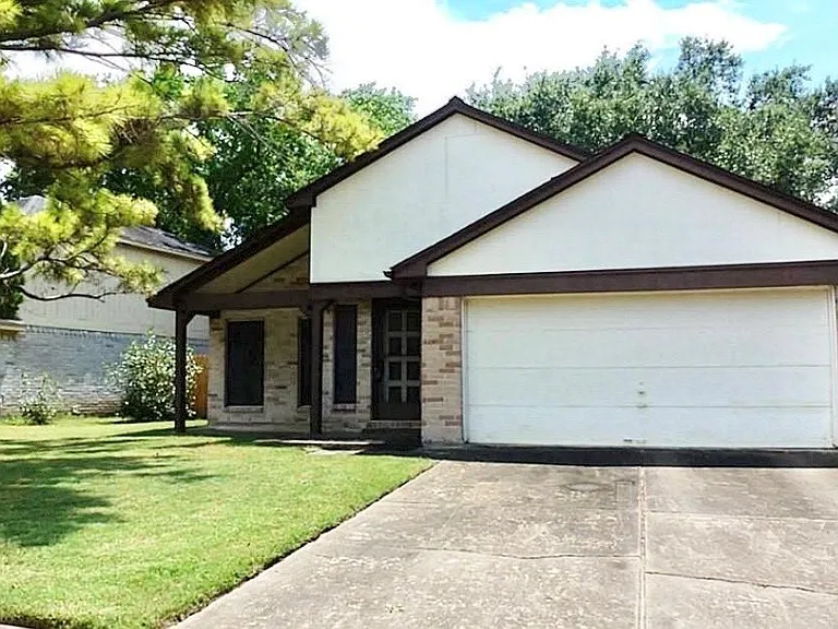 16231 Rancho Blanco Dr — Photo 2