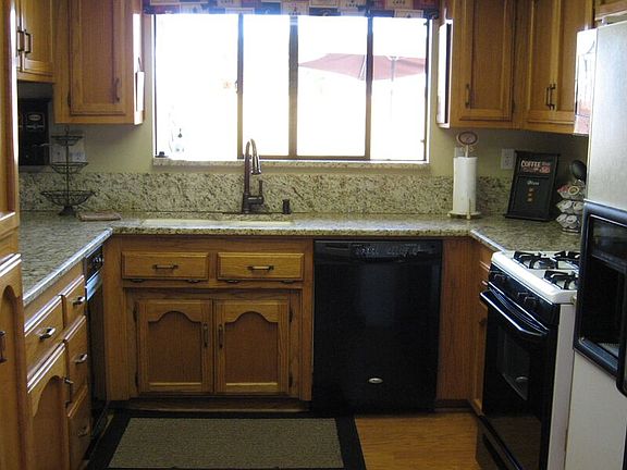 4th image of 643 Glencairon Dr