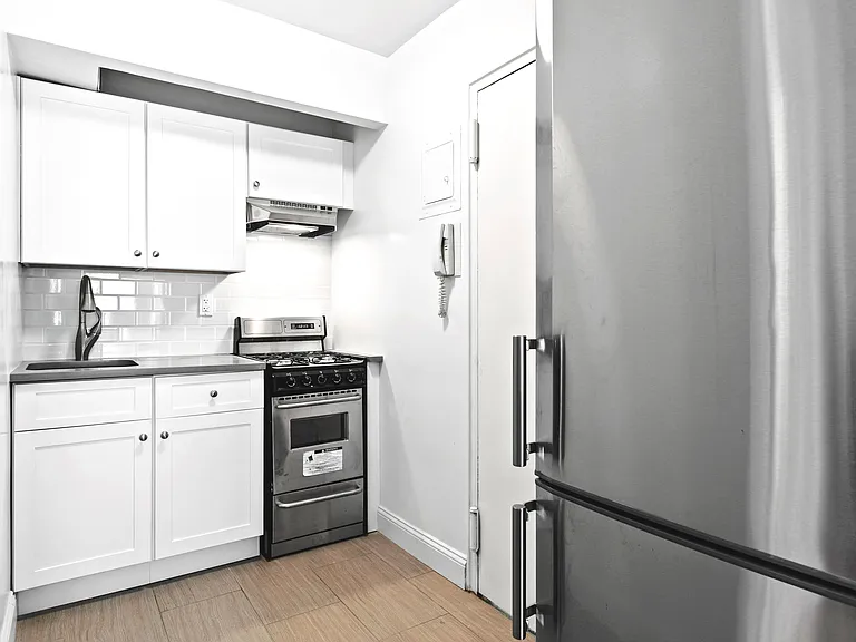 32 W 71st St #4B — Photo 4