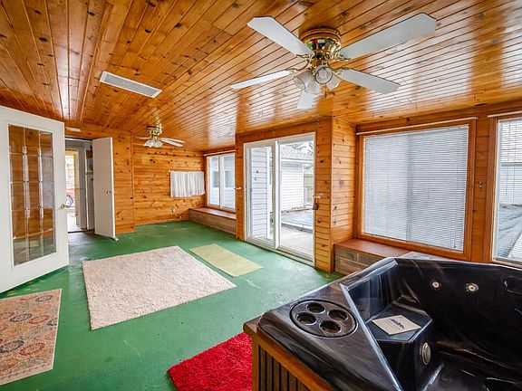 3rd image of 2450 S Marys Ln