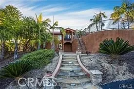 2440 Los Alisos Dr — Photo 2