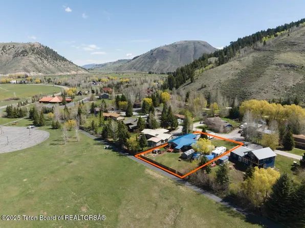 855 S Hi Country Dr, Jackson, WY 83001