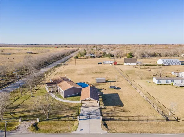 8907 County Road 511, Rosharon, TX 77583