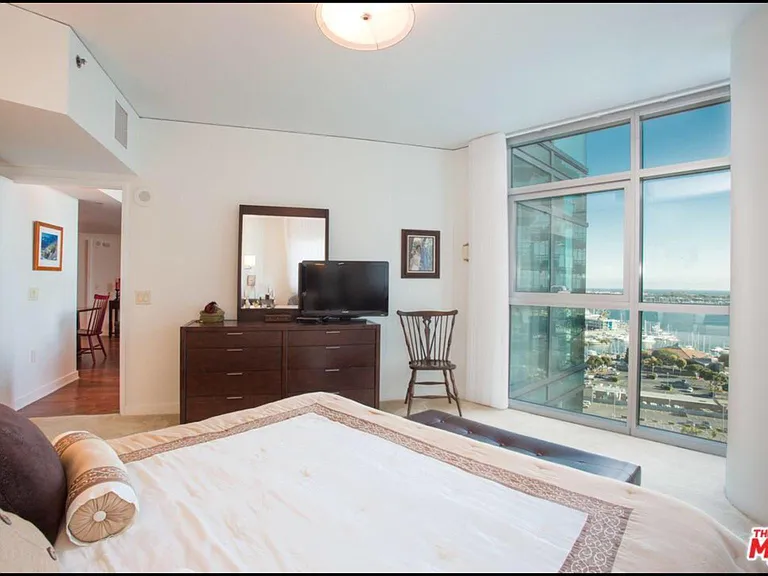 13650 Marina Pointe Dr #1605 — Photo 9