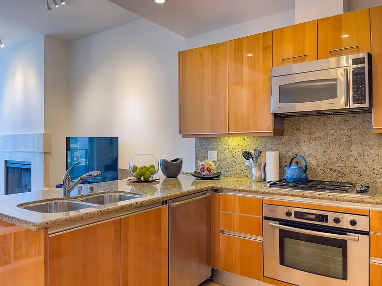 550 Front St #907 — Photo 14