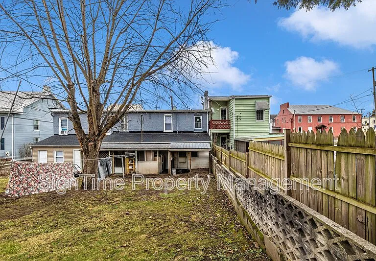 114 N Conococheague St — Photo 31