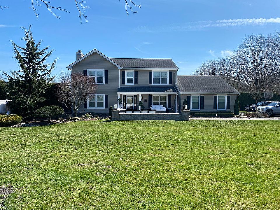 1st image of 1 Sutton Dr