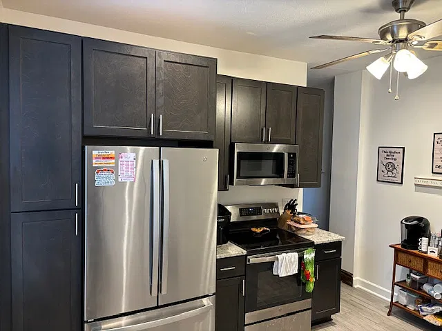 4 bed, $2,100 — Photo 3