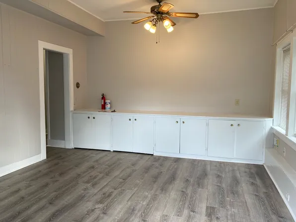 1610 Pontiac Trl, Ann Arbor, MI 48105