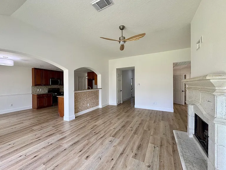 6427 Liberty Valley Dr — Photo 41