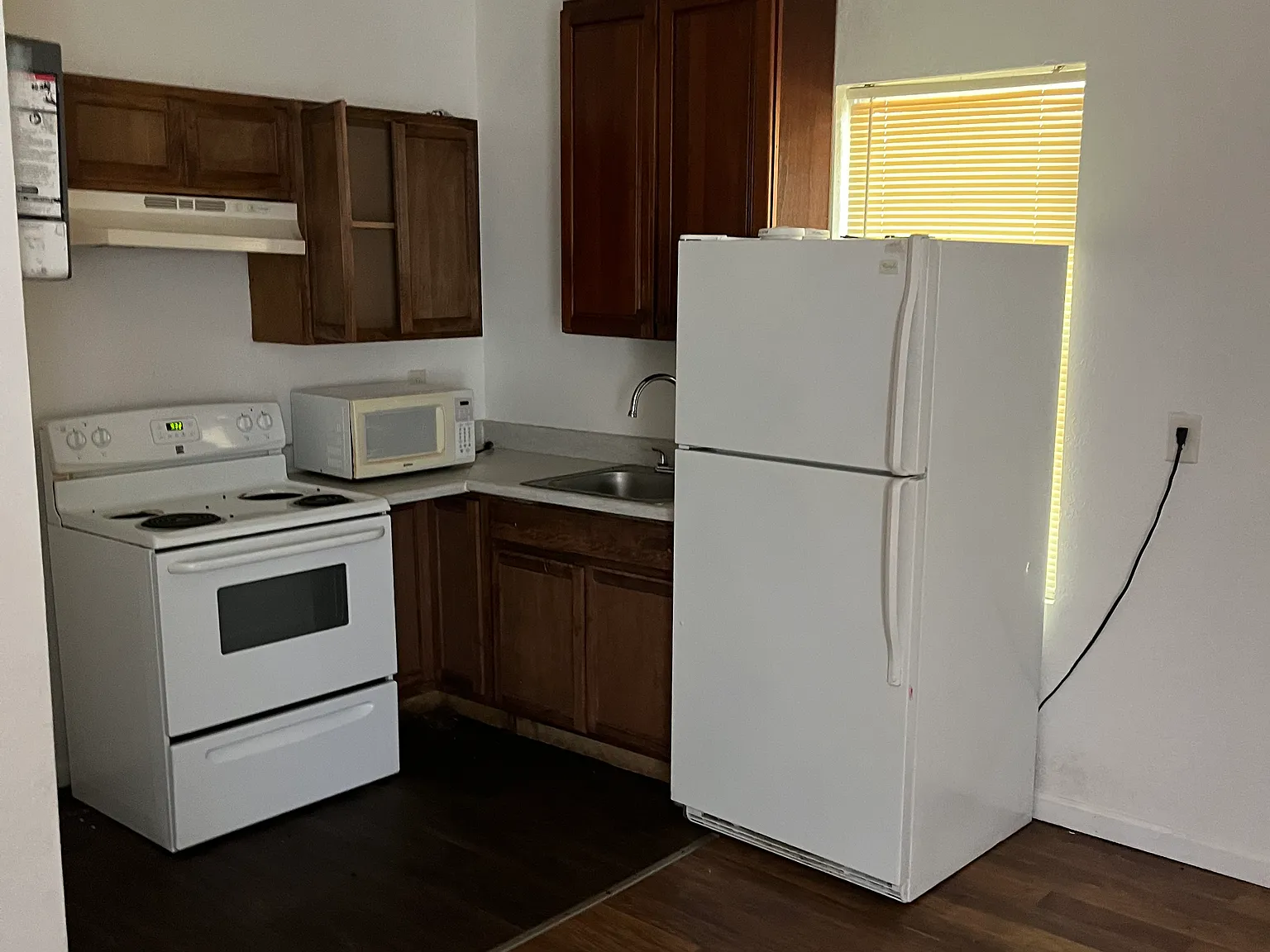 2 bed, 900 sqft, $1,100 — Photo 3
