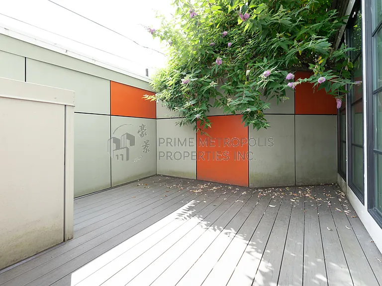 220 23rd Ave E #100 — Photo 14