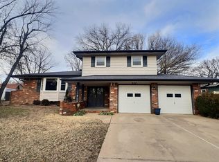 327 N Willow Dr, Derby, KS 67037