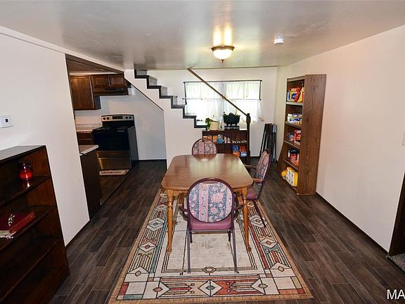 5th image of 1116 E Springfield Rd