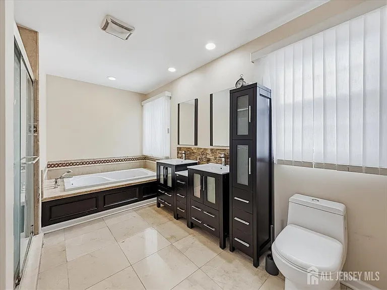 37 Jersey Ave — Photo 23