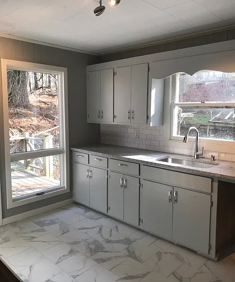 300 N Hampton Rd — Photo 4
