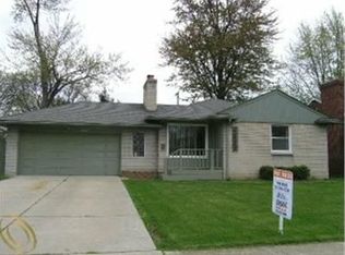 21119 Beaufait St, Harper Woods, MI