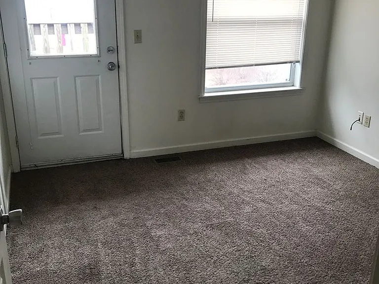 506 S Poplar St — Photo 21