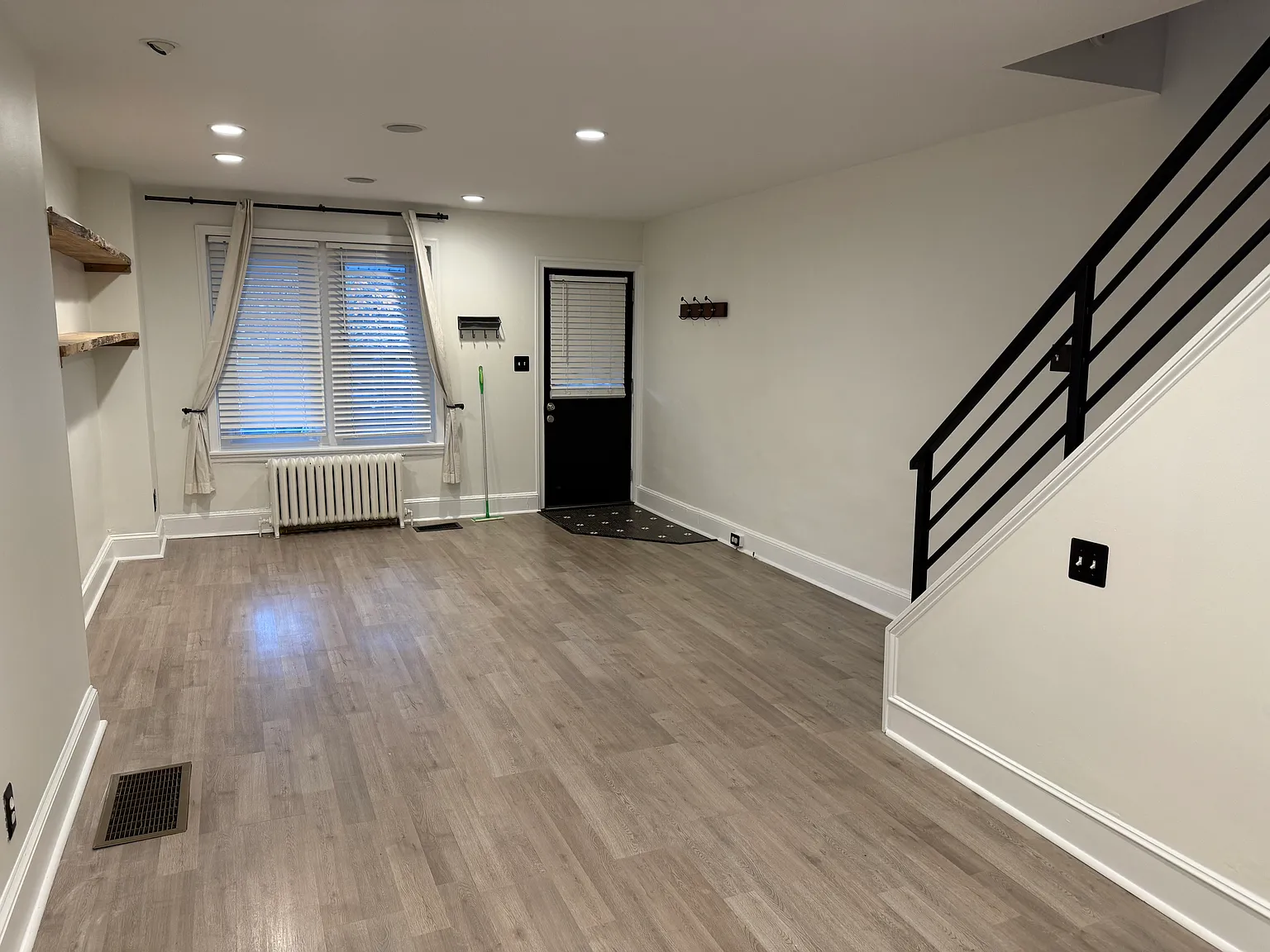 2 bed, 1.5 bath, 984 sqft, $3,000 — Photo 4