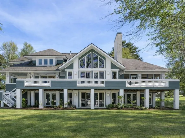 10 Choate Ln, Ipswich, MA 01938