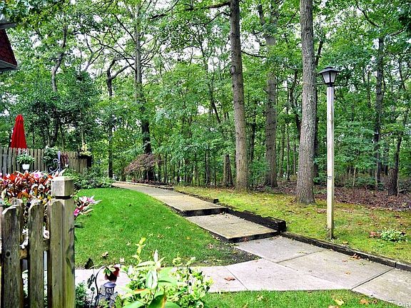 2nd image of 136 Skyline Dr #136