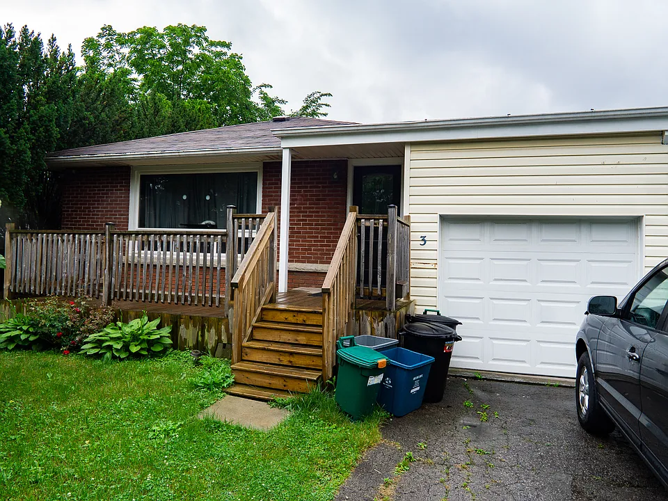 3 Glengarry Rd #LOWER