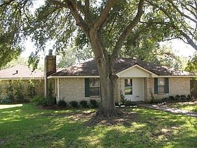 1st image of 402 Jansen Dr
