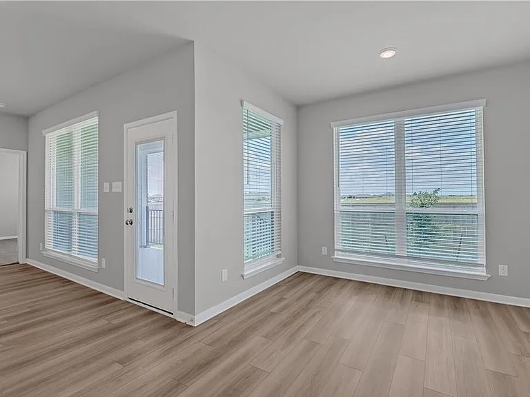 4537 Allison Dr — Photo 12