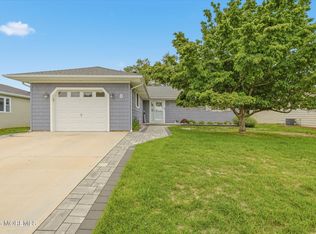 8 Seville Place, Toms River, NJ 08757