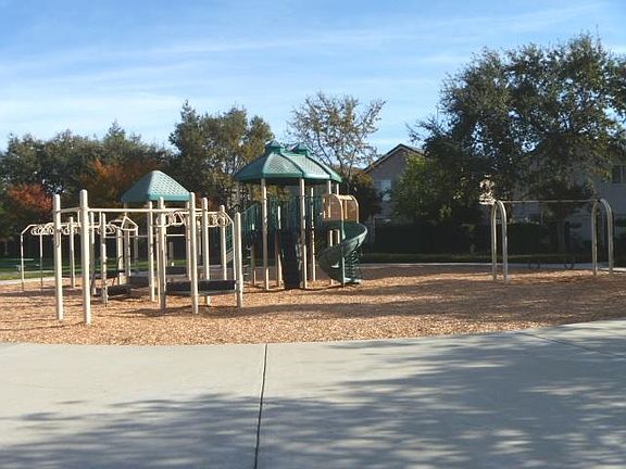 5th image of 3249 English Oak Cir