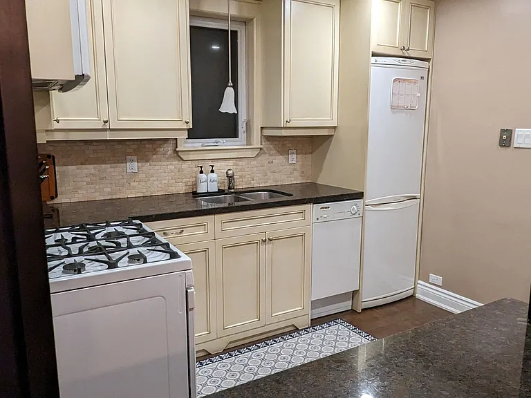 342 Whitmore Ave — Photo 10
