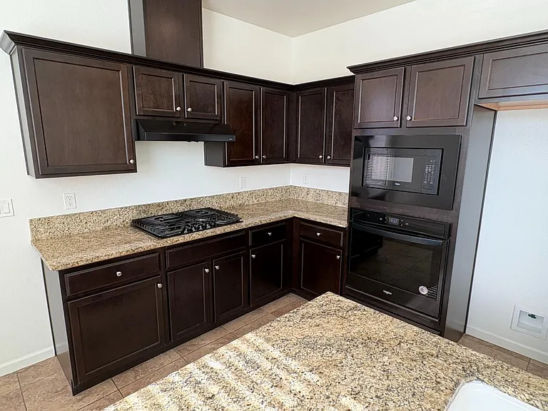 5990 E Kerckhoff Ave — Photo 9
