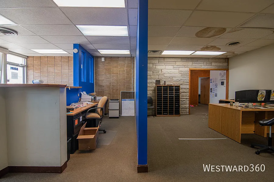 Stony Island Park commercial space for rent — Photo 4