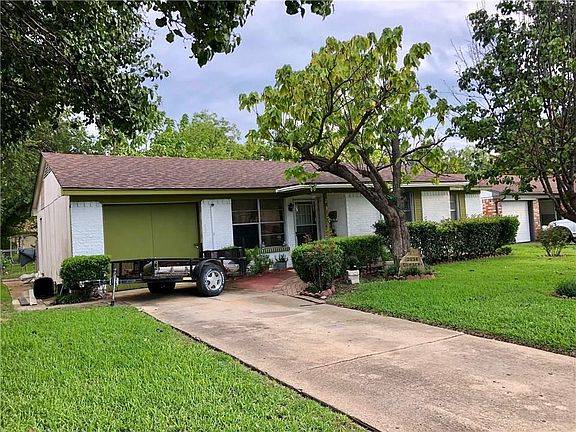 3rd image of 2834 Cumberland Dr