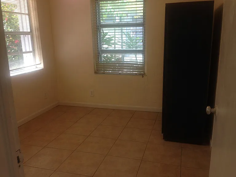 638 NE 7th Ave #B — Photo 5