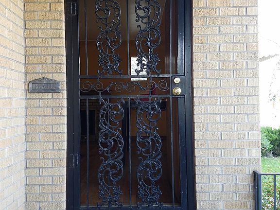 3rd image of 442 S Eliot St