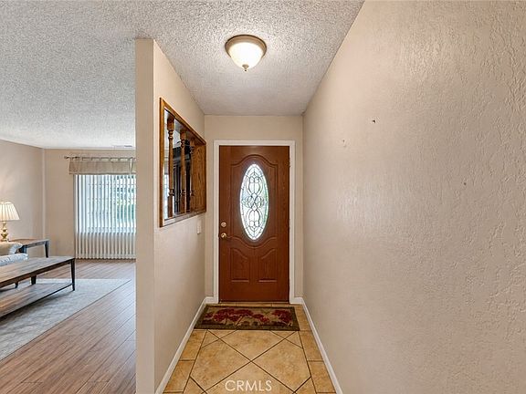 5th image of 385 Emerald Dr
