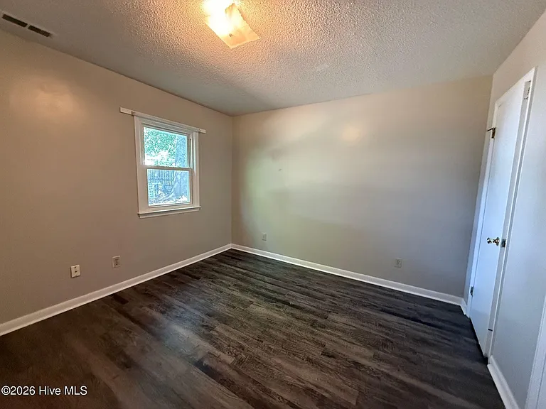 2310 Indian Dr #13 — Photo 6