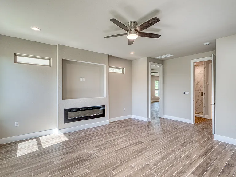 3217 Douglas Dr — Photo 11