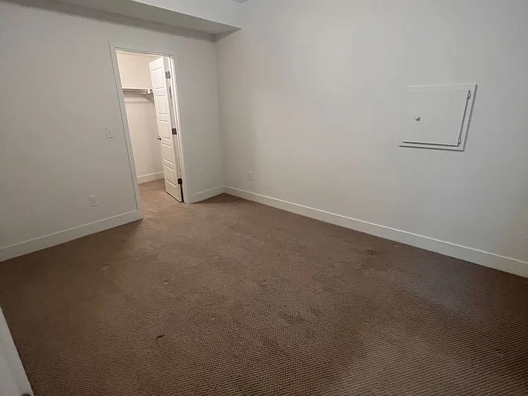 628 Discovery Pkwy — Photo 22