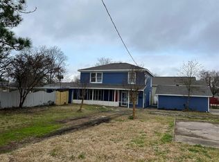 5131 25th St, Groves, TX 77619