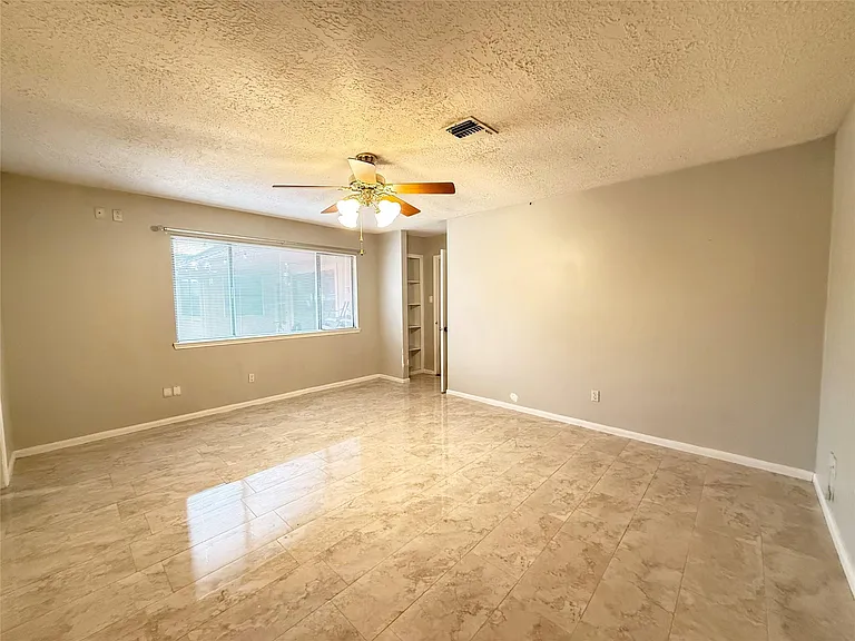 9002 Sabastian Dr — Photo 9