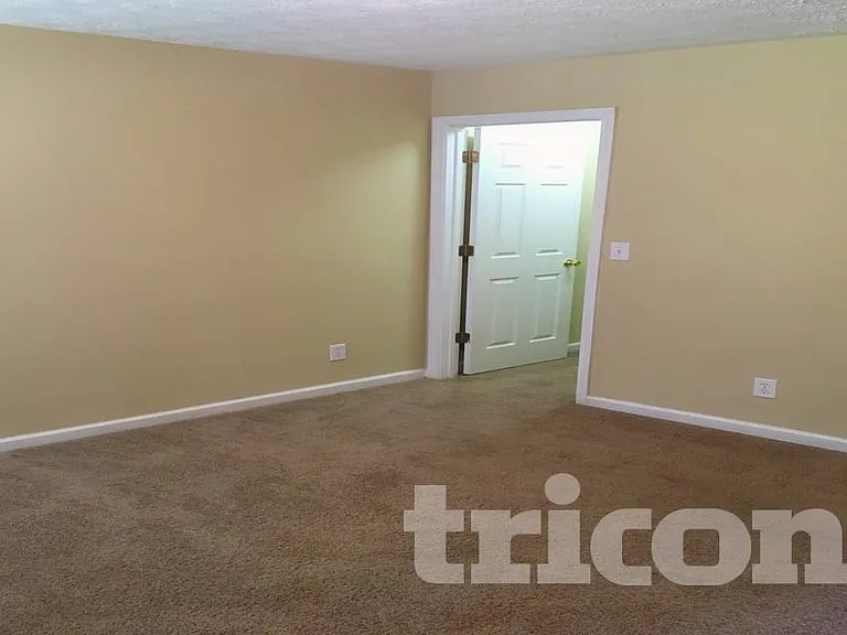 553 Arbor Ridge Dr — Photo 5