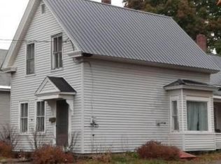 6 Fair St, Houlton, ME 04730