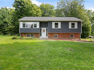 5 Summit Rd, Mahopac, NY 10541