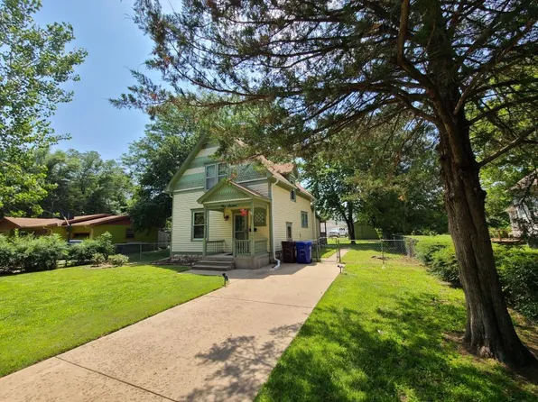 116 S Pine St, Lindsborg, KS 67456